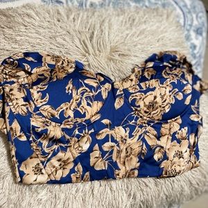 beautiful corset blouse does not stretch